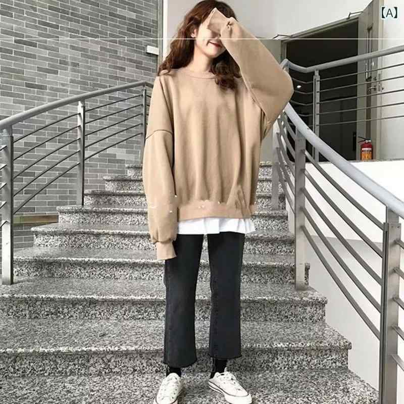 春秋 デニムの ストレート パンツの 女性 韓国 版 潮 insは、 やせて ゆったりと した広 脚の 小柄な 9 分の タバコの ズボンを 合わせて います。