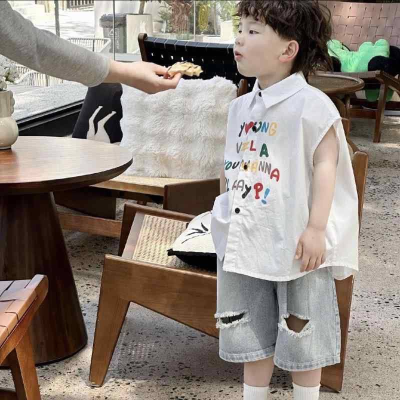 キッズ 男の子 シャツ トップス 短袖 牛仔 デニム ショートパンツ セット 夏 薄手 綿混紡 印花 アルファベット柄 破洞 デザイン 白 カラフル 3-8歳 100-140cm 韓風 カジュアル 普段使い アウトドア 軽量 通気性 涼しい スタイリッシ