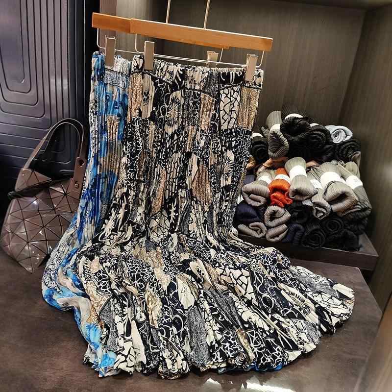 ワンピース レディース フレンチレトロ 油絵風 プリント 切り替え 花柄 ハイウエスト ボヘミアン リゾート Aライン ロング丈 フレア・柄: 小花柄・素材: ポリエステル・スカート丈: ミモレ丈・流行の要素: バイカラー・カラー展開: ブルー、ブラック・サイズ展開: フリーサイズ・スタイル: 通勤・伸縮性: 中