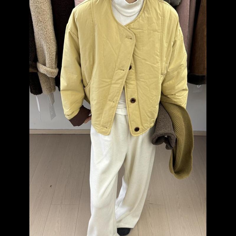 コート レディース 秋冬 長袖 長丈 丸首 単排ボタン 切り替え 綿服 保暖 快適 ポリエステル ピンク ミルクホワイト イエロー 普段使い デイリー 軽量 スタイリッシュ 韓風