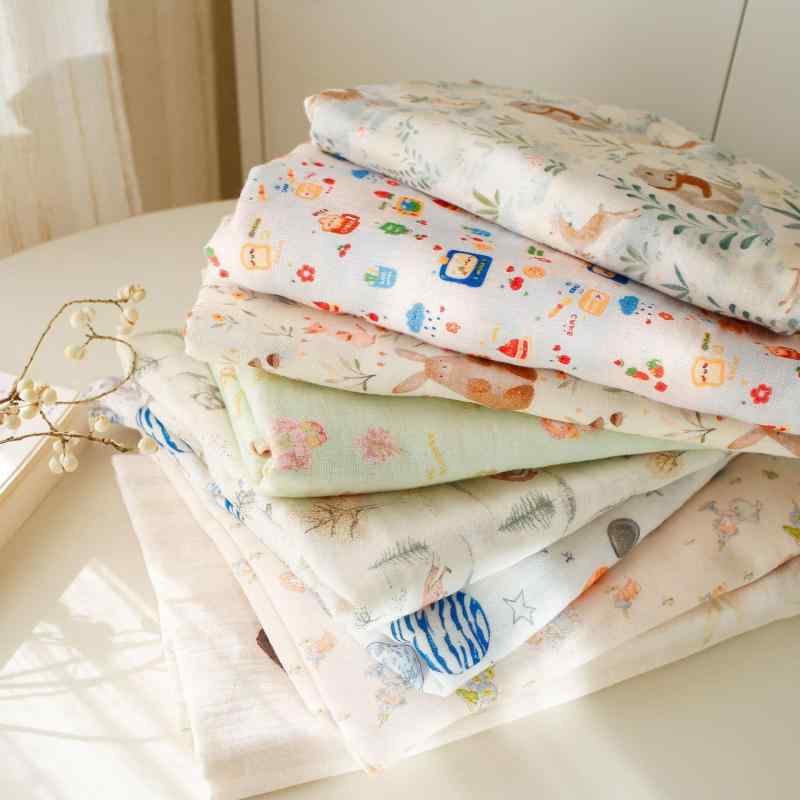 ・主な素材: 綿100%・織り方: 平紋・幅: 142cm・克重: 150g/m²・柄: 宇宙星球、可愛女孩、慵懒树懒、抱花的女孩、動物森林、可愛事物、暈倒熊猫・スタイル: 日韓・用途: ズボン、シャツ、スーツ、バッグ、キャミソール、ワンピース、カジュアルウェア、ワークウェア、ファッションウェア、コットンウェア、裏地、スポーツウェア、装飾布、アウトドアウェア、クッション、抱き枕、ソファ、内衣、寝間着、テーブルクロス、テーブルトップカバー
