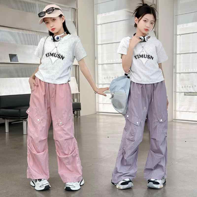 樂天商城 - 女の子 キッズ 工装パンツ 韓流 2025春夏 垂感 垂れ感 ゆったり 傘兵パンツ 直筒 ストレート レギンス 長ズボン ミッドライズ コットン混紡 ポリエステル 柔軟 処理 ユニセックス 紫 ピンク 春夏 秋 運動 ストリート ファッション 120cm