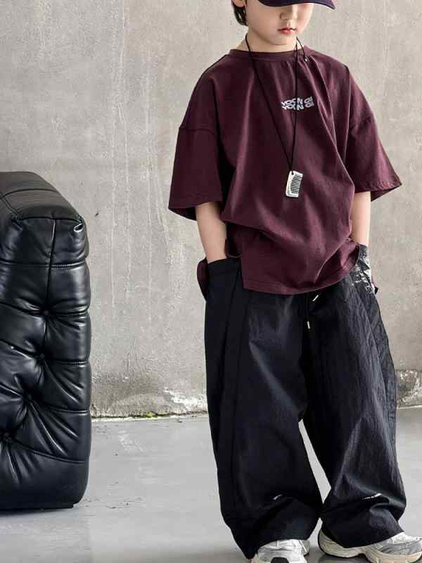 ロングパンツ キッズ 男の子 ズボン 防蚊パンツ 涼しい 通気性 虫除け 子供服 サルエルパンツ カーゴパンツ カジュアル ウエストゴム ボトムス 春夏・スタイル: 個性・素材: 化繊・安全基準: B類・丈: 長ズボン・素材成分: ポリエステル100%・性別: 男子・対象年齢: 8歳以上(140cm以上)・タイプ: 衝鋒パンツ・面料加工: プリーツ加工・柄: 英字・要素: スポーツ・ウエスト: 中腰・カラー展開: ブラック・サイズ展開: 120cm,130cm,140cm,150cm,160cm,170cm・カテゴリ: 子供用ズボン