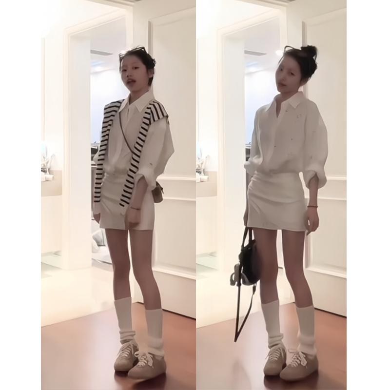 樂天商城 - ワンピース 女性用 気質 通勤 条紋 ショール 付 白 長袖 ポロカラー ハイウエスト 包み尻 短丈 セットアップ風 腈纶 混紡 春季 スタイル 軽量 伸縮性 純色 デザイン トップス スカート 組み合わせ フォーマル 普段使い オフィス コーディネート