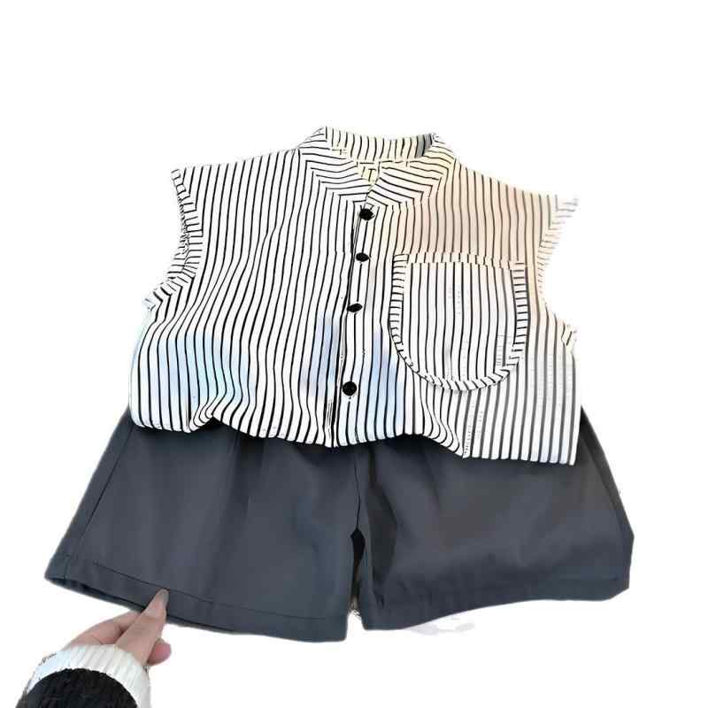 ・カテゴリ: 童セットアップ・スタイル: 韓国風・セット内容: 2点セット・対象: 中性・対象年齢: 中小童(3~8歳)・対象身長: 80cm、90cm、100cm、110cm、120cm、130cm、140cm、150cm、160cm、170cm・袖丈: ノースリーブ・フード: フードなし・パンツ丈: ショートパンツ・加工: 柔軟加工・厚み: 薄手・柄: ストライプ・素材: ポリエステル100%・留め具: シングルブレスト