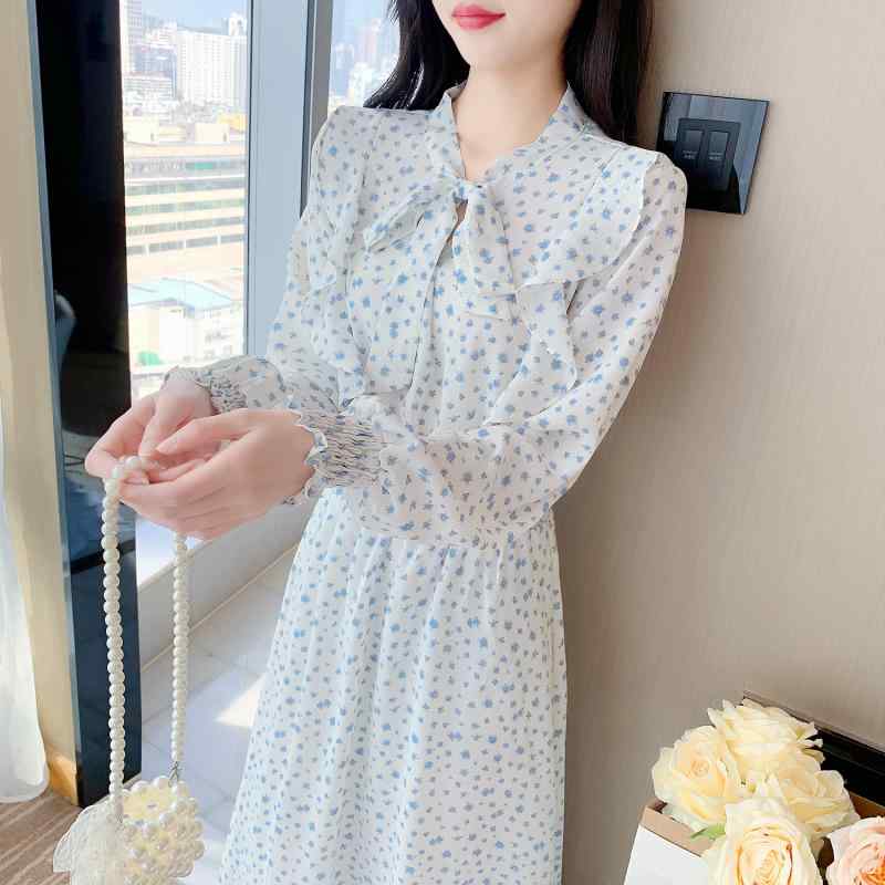 ワンピース レディース 長袖 フラワー柄 Aライン Vネック シフォン スカート 高腰 フラッタースリーブ ウエストリボン 蝶結び アクセント 気質 通勤 スタイル スカート シルエット 天藍 色 涤纶 素材 ポリエステル 繊維 軽やか ドレープ 英伦風