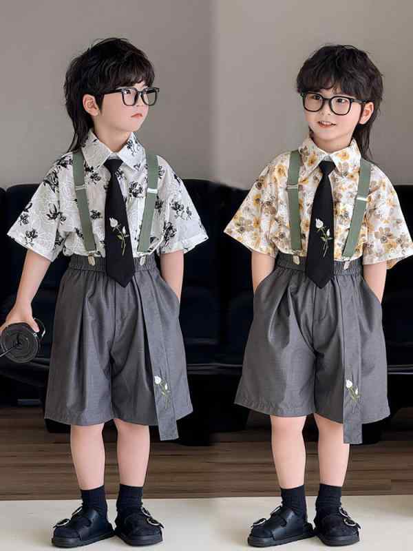 乐天商城 - 男の子 シャツ トップス 短袖 綿 花柄 繁花 雅韻 翠枝 薄手 柔軟 夏 春夏 セット 短パン 背带 領带 刺繍 グレー 緑 黒 子供服 3-8歳 100-140cm 通気性 軽量 日常使い 公園遊び ファミリー外出 花柄プリント 爽やかスタイル かわ