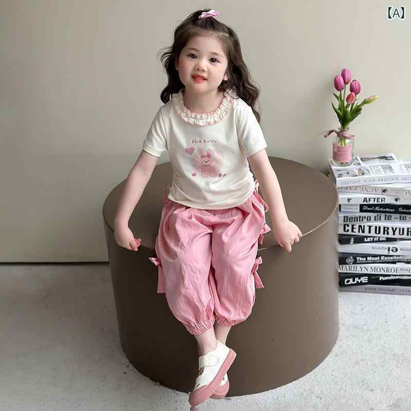 ・対象: 女・スタイル: 休闲・セットタイプ: 裤套装・セット数: 2点・年齢層: 中小童(3~8歳)・季節: 夏季・袖丈: 短袖・フード: なし・パンツ丈: 九分・生地加工: 柔軟・厚み: 薄手・柄: 卡通・要素: セット,花边,蝴蝶结・生地名: 棉・主素材: 綿85%・トップスタイル: プルオーバー・カラー展開: 粉色,藍色・身長対応: 90cm,100cm,110cm,120cm,130cm,140cm・カテゴリ: 童装セット