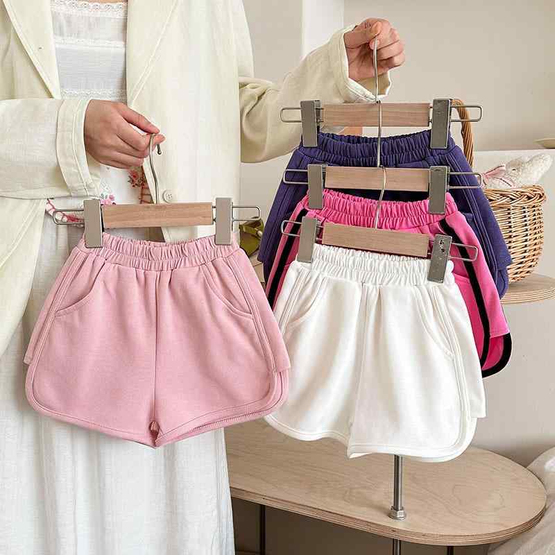 女の子 短パン 男の子 ベビー 夏 綿 95% 柔軟 純色 運動 基本 中腰 皮バンド 開き裆 3-8歳 100-140cm 白色 淡黄 韓粉 かわいい 韓風 安全 B級 子供 針織 洋気 軽やか 普段使い 遊び着