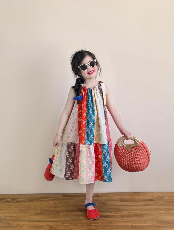 乐天商城 - 女の子 ワンピース 夏 ボヘミアン フラワープリント ハングネック ロングドレス ゆったり 吊り帯 コットン混紡 3-8歳 中小童 100-140cm プリンセススカート かわいい 甘め 旅行 バカンス 休日 軽やか 涼しい 通気性 好評 人気 実用