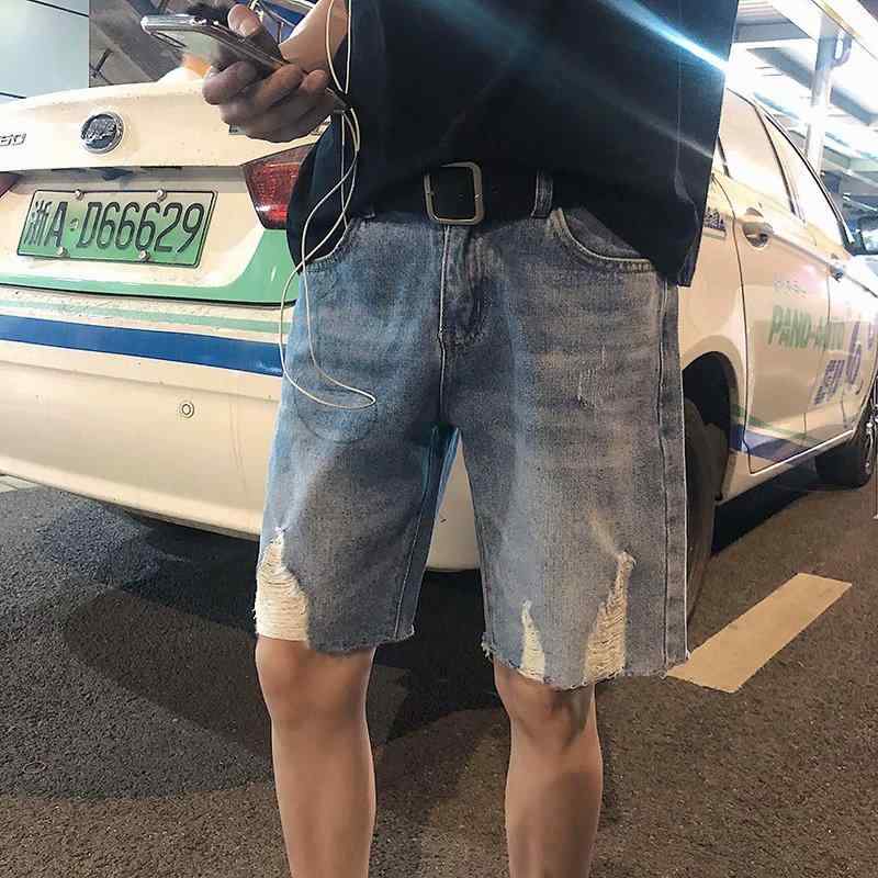 メンズ 牛仔パンツ 直筒型 夏用 5分丈 中腰 浅藍 色 水洗 磨破加工 微弾性 綿 素材 軽量 ストリート ファッション カジュアル 普段使い ヒップホップ スタイル ティーン向け トレンド デザイン ゆったり フィット