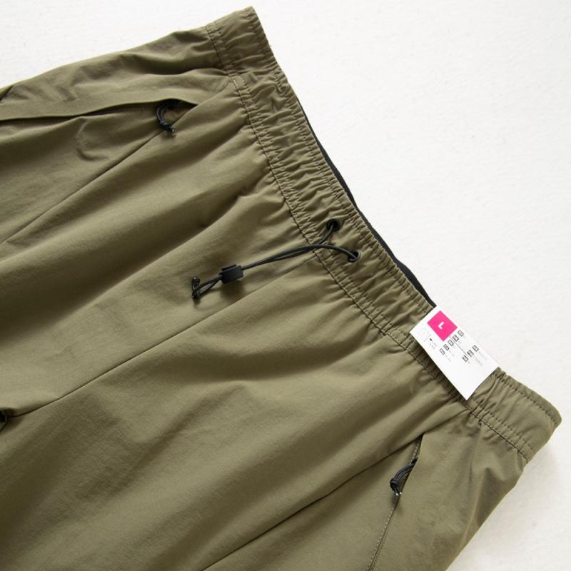 Rakuten - メンズ ショートパンツ カラーブロック 切り替え 織物 夏用 薄手 快適 伸縮性 ニット 軍緑 黒 直筒型 弾力 スポーツ 屋外 アクティブ 日常使い 軽量 機能性 通気性 男性用 五分丈 ハーフパンツ