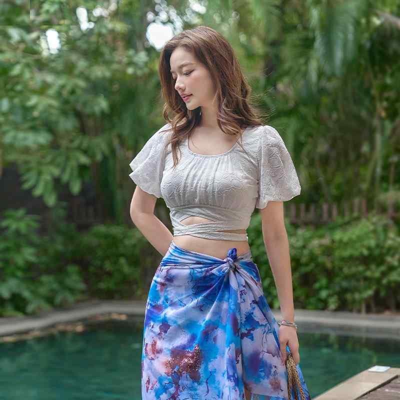 レディース ビキニ セパレート スイムウェア フラワー柄 グラデーション セクシー フラットボトム 小胸用 ガードル スリミング 腹部カバー 外衫 ショートスリーブ 米白 温泉 プール 3点セット ポリエステル 速乾 伸縮性 軽量 女性用 スイムスーツ