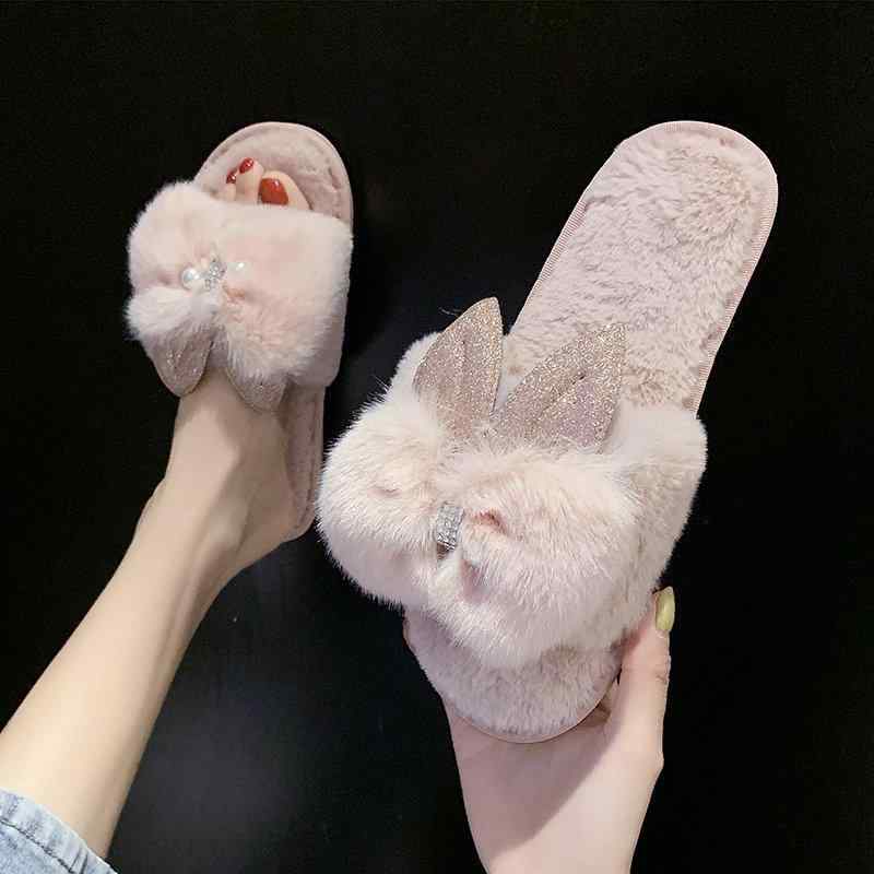 乐天商城 - ルームスリッパ 女性用 秋冬 保暖 綿素材 ワンストラップ 珍珠 ウサギ耳 モフモフ 室内履き 韓国風 リボン 装飾 平底 黒 灰 ピンク 日常 着用 暖か 快適 柔らかい 履き心地 良い 通勤 部屋着 対応
