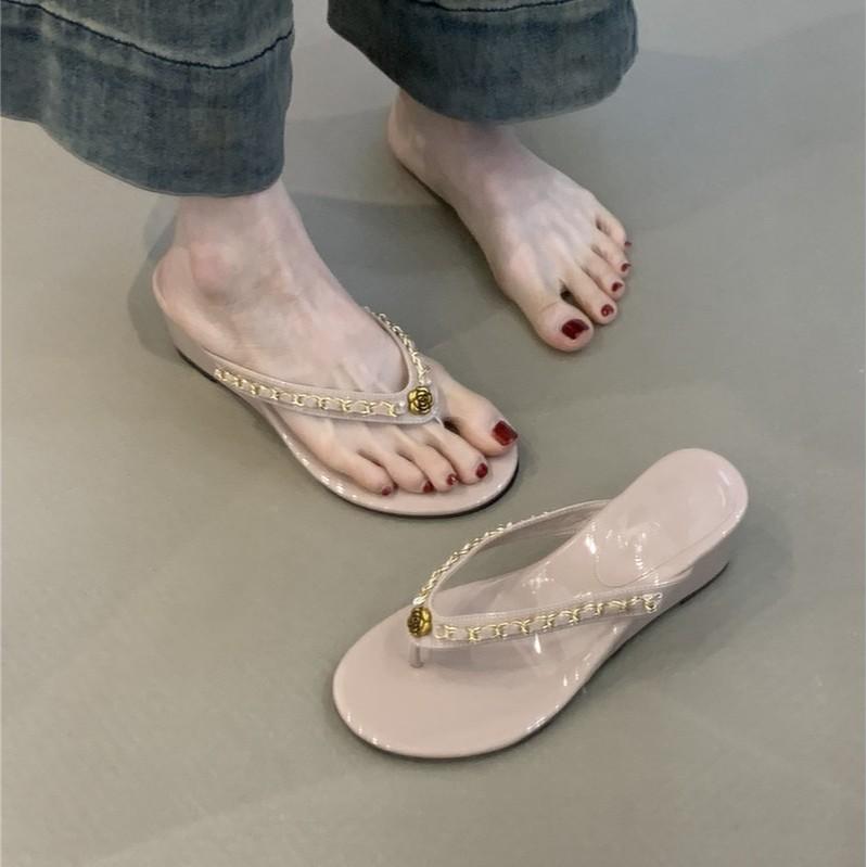 Ballet Shoes - レディース フラットサンダル 韓風 ファスナー チェーン ストラップ 花モチーフ 人字 黒 ピンク 超細繊維 ゴム底 低ヒール 春季 仙女風 優しいスタイル 法式 軽量 快適 歩きやすい 夏用 女性 足元ファッション