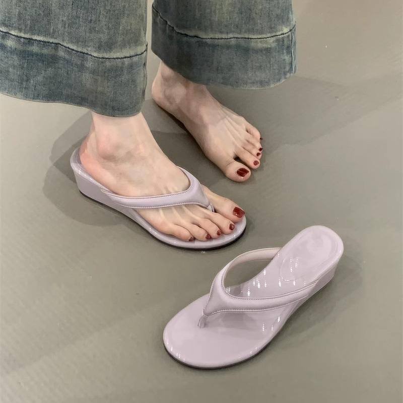 レディース 厚底サンダル ヒール トングサンダル 外履き 春夏 網目 増高 厚底 かかと 履きやすい 女性用 かわいい 休日用 履き心地 軽量 超繊維 レザー ラバーソール ソール 単色 黒 ヒョウ柄 紫 緑 ブルー ラフスタイル 足元コーデ