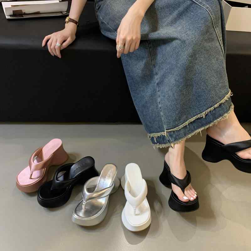 ・カテゴリ: 工字型拖鞋・スタイル: 韓式風・カラー展開: 白色、銀色、粉色、亞黒、PU黒・サイズ展開: 35、36、37、38、39・シューズ素材: 西施絨・シューズ形状: 分趾・ソール素材: ゴム