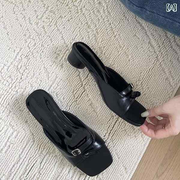 サンダル 女性用 夏 粗中底 快適 シンプル ストラップ バックル オープントゥ フラット 黒 シルバー 超繊維 方頭 韓国風 ゴム底