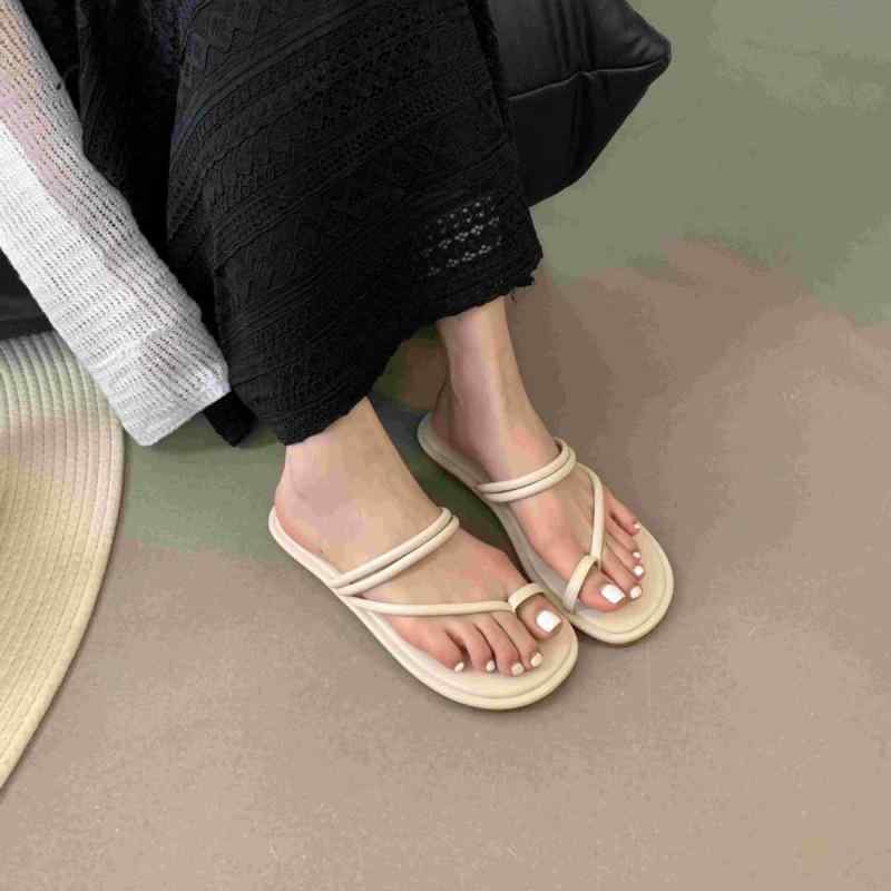 サンダル レディース 夏 ビーチサンダル ソフト 平底 トゥオープン ドラッグシューズ 女性用 韓風 シンプル フェミニン 超繊維 シューズ ゴムソール 純色 フェイクリザード ライニング 粘着製法 黒 杏色 銀 ビーチ 休日 外出 歩きやすい 軽量 快