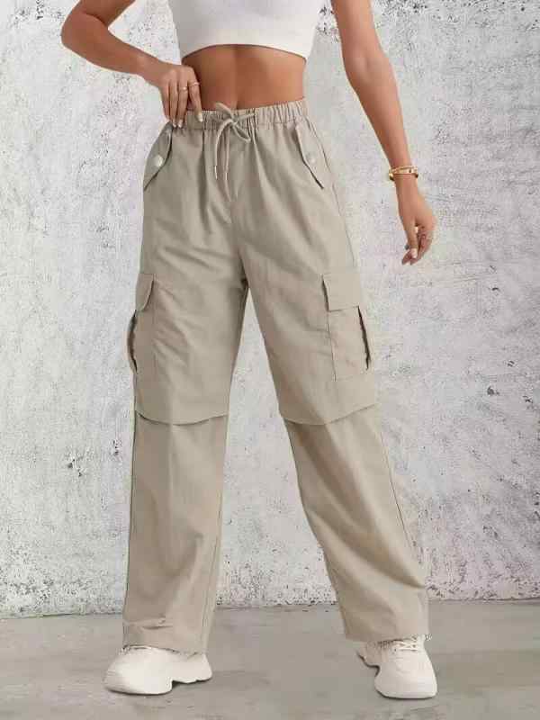 樂天商城 - レディース ロングパンツ 高腰 工装パンツ 直筒 ワイド レギンス ゆったり 気質 通勤 休闲 米白 ポケット ポリエステル ストレッチ 中厚 都市 快適 春季 オールシーズン 女性用 日常使い 軽量 シンプル スタイリッシュ