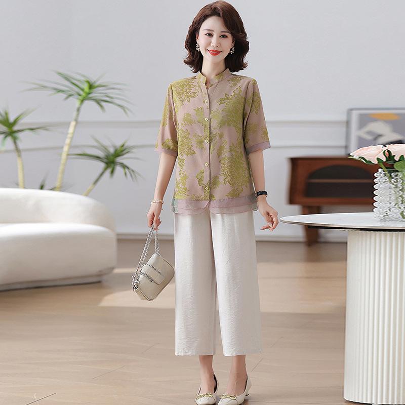 Three-Piece Set - レディース 夏服 上衣 セット 国風 トップス 短袖 天丝 レイヨン 繊維 涤纶 混紡 緑 色 青 色 ピンク 色 ボタン デザイン 気質 優雅 九分 クロップド パンツ 組み合わせ 50代 女性 60代 ママ 普段使い 軽やか 素材 涼しい 夏用 女性