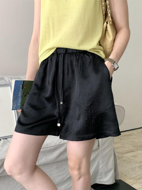 アセテート ショートパンツ 女性用 夏 薄手 ゆったり ワイド レッグ 涼感 松緊腰 ドローストリング 直筒 休闲 日常使い 軽量 ソフト ベージュ 黒 ゴールド
