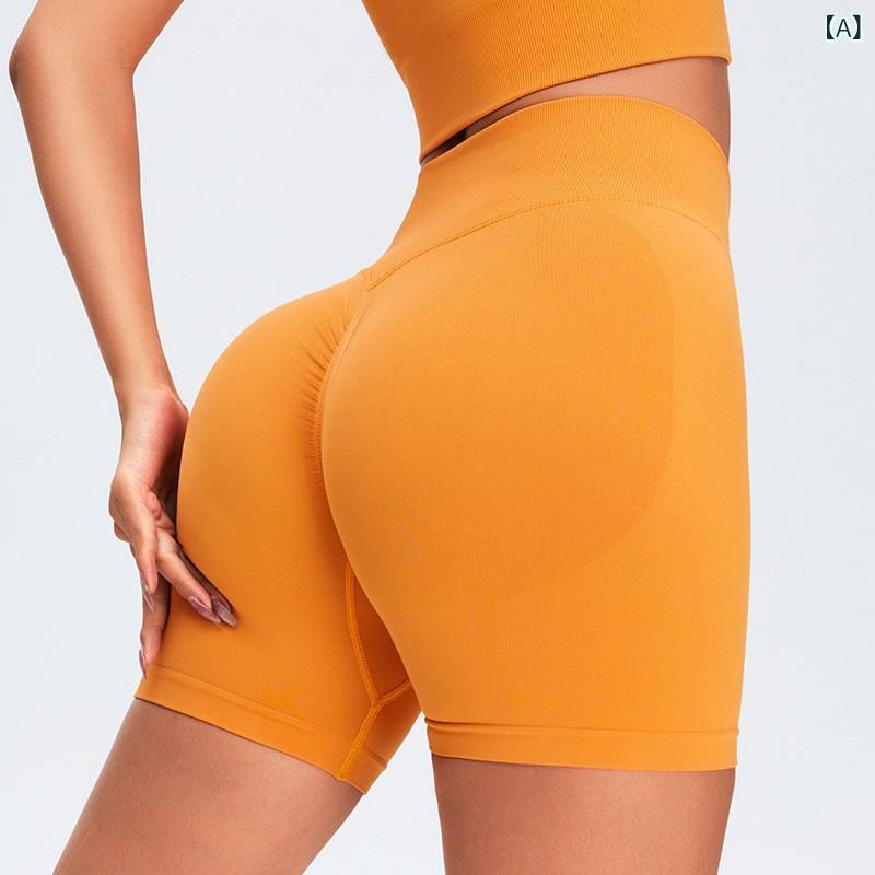 ・カテゴリ: ショートパンツ・スタイル: 無縫・主な素材: ナイロン90%・裏地素材: スパンデックス10%・対象スポーツ: バスケットボール、サッカー、テニス、バドミントン、ヨガ、ダンス、縄跳び、登山、ランニング、フィットネス、バレーボール、ボクシング、マラソン、陸上、自転車、高爾夫・対象性別: 女性・カラー展開: 芥末黄、番茄紫、薄荷緑、克莱因藍、幻影黒、桜桃紅、可可色、深灰色、深棕色、浅カーキ、火龍果紫、カーキ棕、橄欖緑、黄緑色、芭比粉、野莓色、普魯士藍、柔藍、浅藍色（新色）、石灰白（新色）、午夜藍（新色）、紫気東来（新色）・サイズ展開: S、M、L、XL