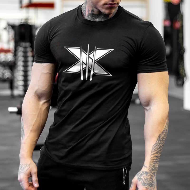 ・カテゴリ: Tシャツ・柄: 卡通・スタイル: 運動休闲・ネックライン: 圆领・袖丈: 短袖・主な素材: 棉・素材: 棉97%・対象年齢: 成年・対象性別: 男・カラー展開: 红色,绿色,黒色,白色,藏青,灰色黒标,灰色白标,迷彩・サイズ展開: M,L,XL,XXL,XXXL