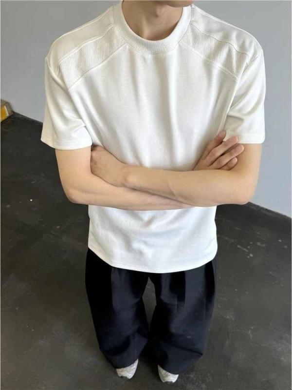 メンズ Tシャツ 短袖 肩幅強調 デザイン 高級感 シンプル ゆったり 半袖 上衣 潮 スタイル コットン 素材 無地 ルーズ フィット ティーン 向け 丸首 夏 シーズン 白色 黒 色 休日 使い ゆったり シルエット 軽量 快適 着こなし