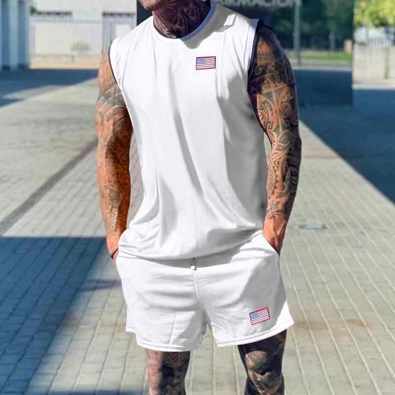 ・カテゴリ: 男式休闲套装・スタイル: スポーツ・厚み: 薄手・パンツ丈: ショートパンツ・トップスタイル: Tシャツ・袖丈: ノースリーブ・フード: フードなし・主な素材: ポリエステル95%・適用シーン: カジュアル