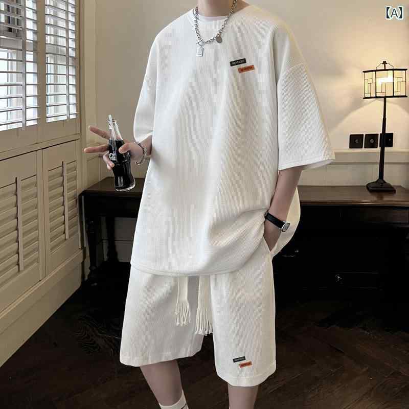 ・カテゴリ: 男式休闲套装・スタイル: 運動・厚み: 普通・パンツ丈: 短パン・トップスタイル: Tシャツ・袖丈: 短袖・フード: なし・素材名: ワッフル・主な素材: ポリエステル100%・使用シーン: 日常・カラー展開: ホワイト、ブラック、ライトグレー・サイズ展開: M、L、XL、2XL、3XL、4XL、5XL