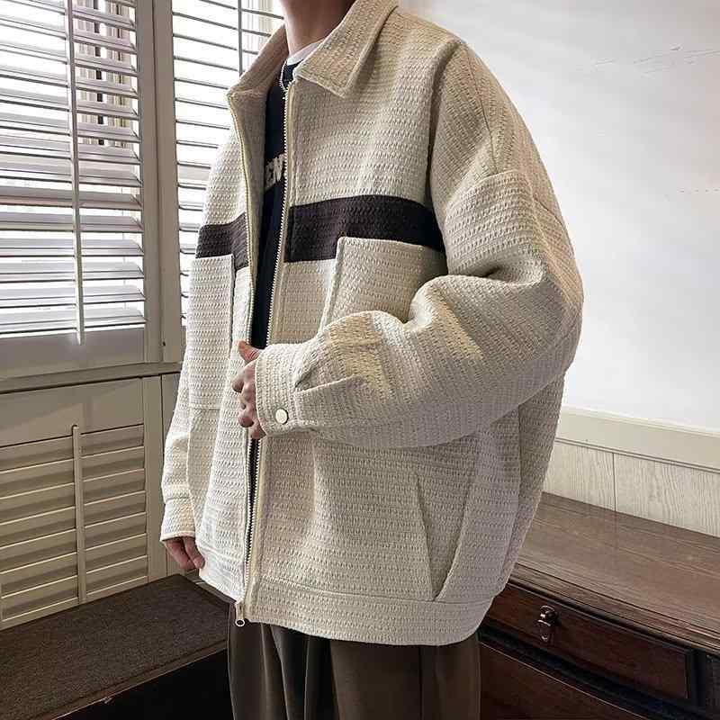 ・カテゴリ: ジャケット・スタイル: 青春流行・ネックライン: スタンドカラー・フード: あり・厚み: 薄手・柄: 無地・素材: 耐摩耗・主な素材: ポリエステル混紡・裏地素材: ポリエステル・袖丈: 長袖・カラー展開: 米白、黒・サイズ展開: M、L、XL、2XL・フィット: ルーズ・対象: 青少年・シーン: 日常・着用: 外・ディテール: ステッチ・裾: 直線・ポケット: パッチポケット