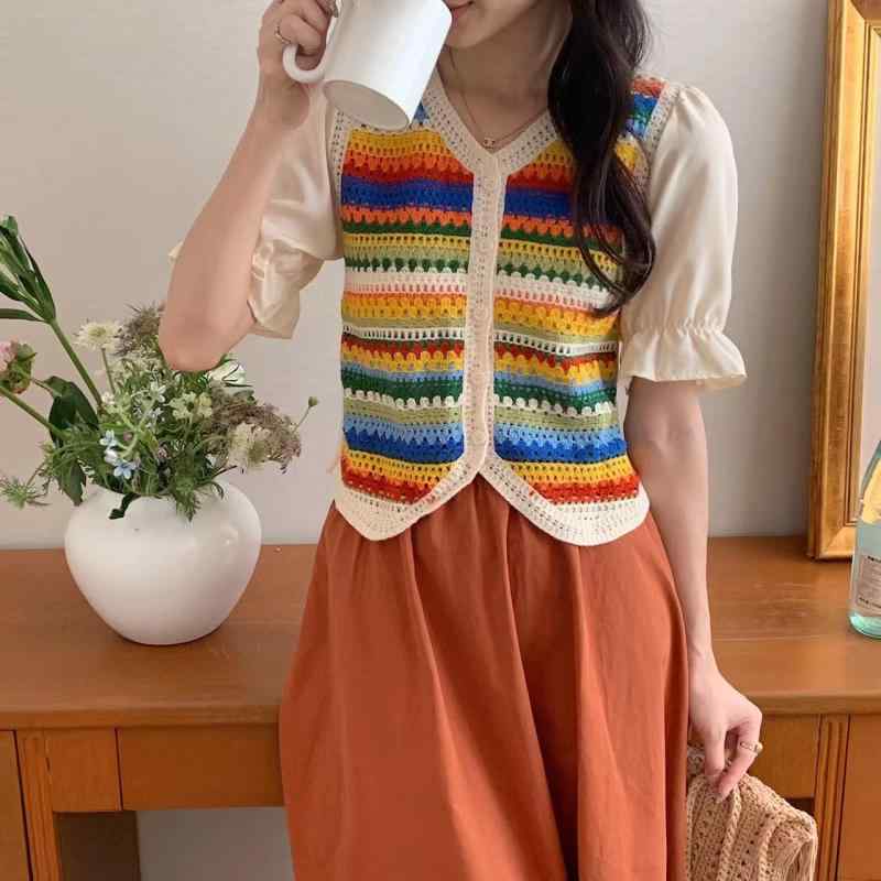 ・スタイル: 清新甜美、公主風・主な素材: 網紗・柄: 刺繍・ネックライン: Vネック・袖型: プリンセス袖・袖丈: 五分袖・カラー展開: 白色、杏色、緑色・サイズ展開: 均碼