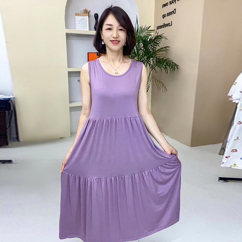 ワンピース レディース 春夏 モダール ティアードスカート ロング丈 ゆるふわ ストレッチ Aライン フレアスカート・素材: モダール95%以上、ビスコース繊維、スパンデックス30%以下・柄: 無地・加工: プリーツ・スタイル: プルオーバー・スカート丈: ミモレ丈・スカート型: ティアードスカート・ネックライン: クルーネック・袖タイプ: ノースリーブ・袖丈: ノースリーブ・ウエスト: ゆったりウエスト・流行要素: フリル・カラー展開: ベストタイプ ホワイト、ベストタイプ ブラック、ベストタイプ パープル、ベストタイプ ピンク、ベストタイプ レッド、半袖タイプ ホワイト、半袖タイプ ブラック、半袖タイプ パープル、半袖タイプ ピンク、半袖タイプ レッド・サイズ展開: F(42.5-60kg)、XF(60-75kg)、XXF(75-90kg)・スタイルタイプ: 文芸レトロ・カテゴリ: ワンピース