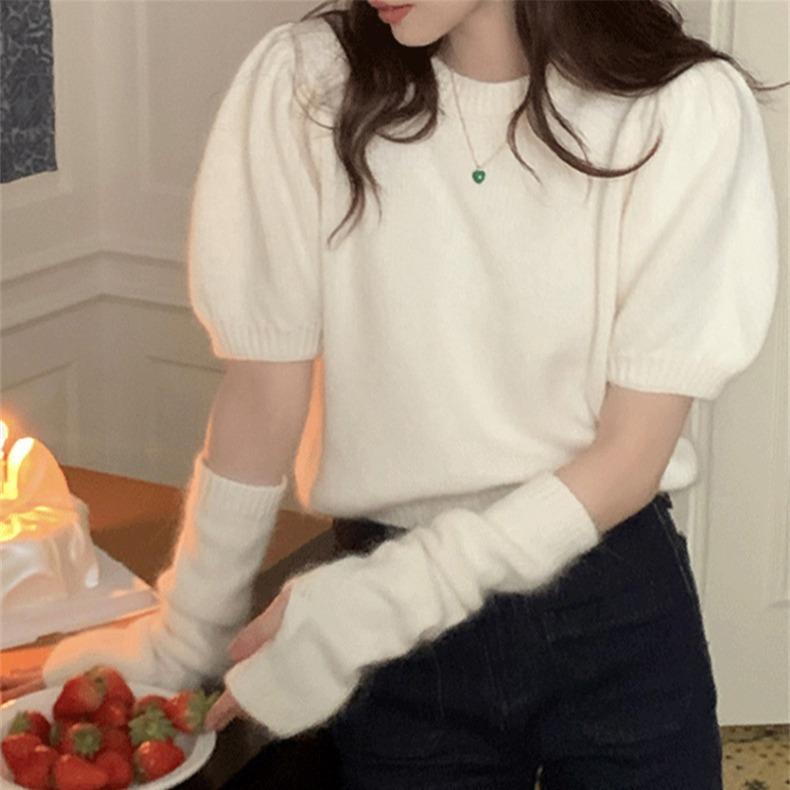 ・カテゴリ: 毛衣・柄: 無地・厚み: 中厚・スタイル: 他の・組み合わせ: 単品・着丈: 普通(50cm<着丈≤65cm)・ネックライン: ポロ・袖丈: 長袖・袖型: 泡泡袖・流行要素: 他の・加工: ニット・カラー展開: 白色、黒色、红色、緑色・サイズ展開: 均码