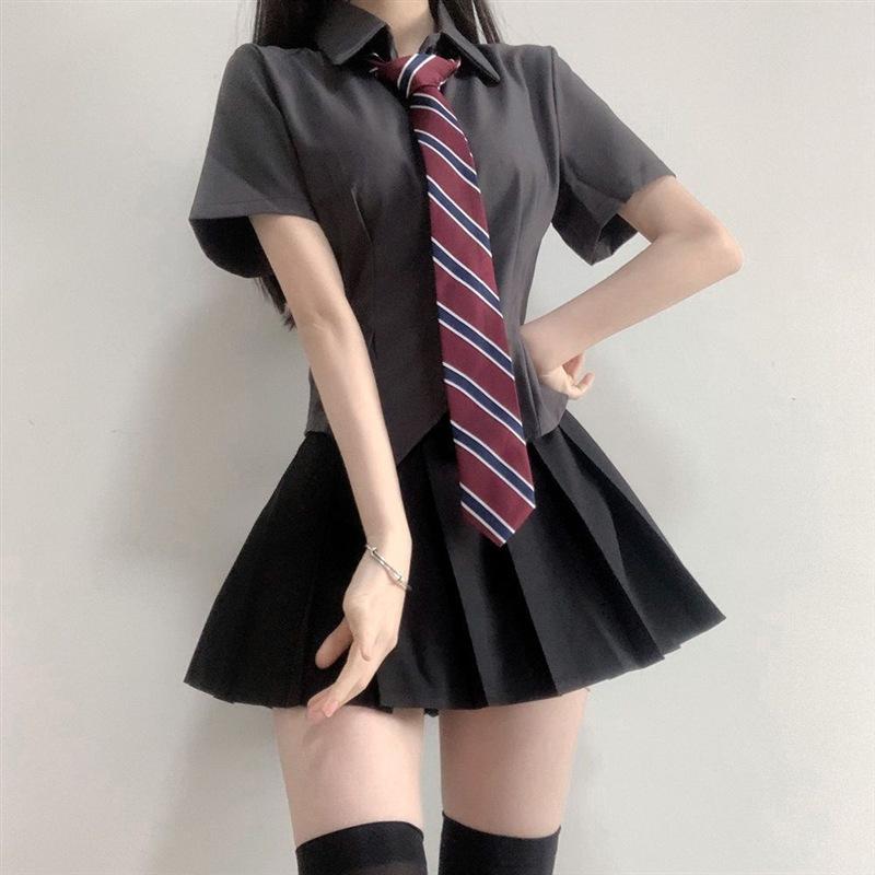 レディース JK制服 シャツ スカート セット 学院風 かわいい ポロシャツ 収腰デザイン 蝶結び リボン ネクタイ 半袖 長袖 白 グレー 紺 黒 涤纶 ポリエステル 素材 夏用 爽やか 甘め スタイル 通学 普段使い カジュアル トップス ブラウス