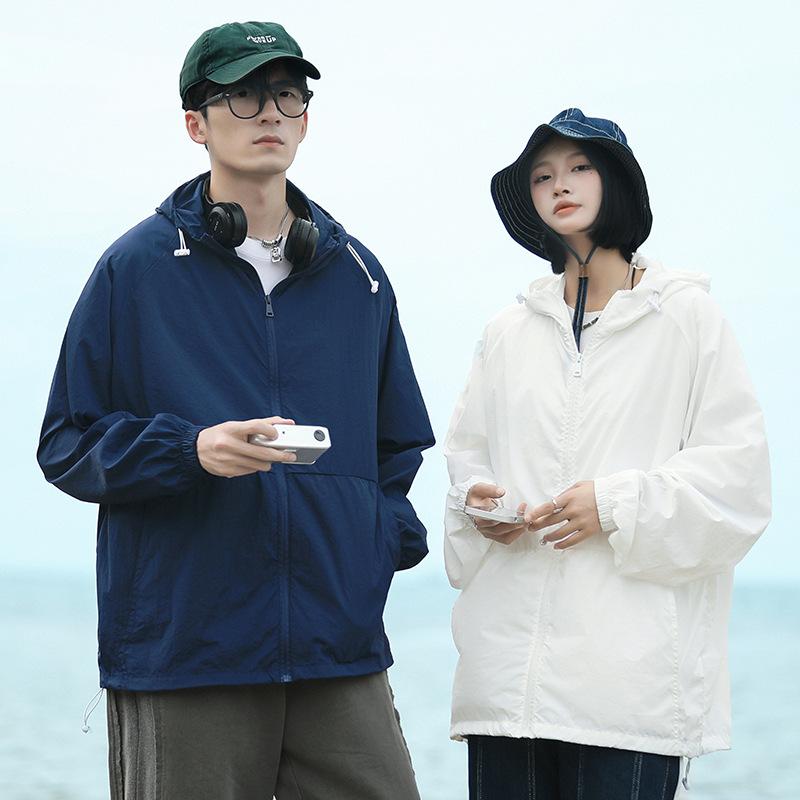 防晒服 メンズ レディース 連帽 軽量 接触冷感 速乾 透気 防水 紫外線カット 超軽量 ジャージ ナイロン 素材 ユニセックス 男女兼用 夏 春 徒歩 キャンプ 登山 郊遊 サイクリング 深藍 白 灰 茶 色 純色 UPF40+ remake-buddy-10500630 リメイクバディー パッケージ画像