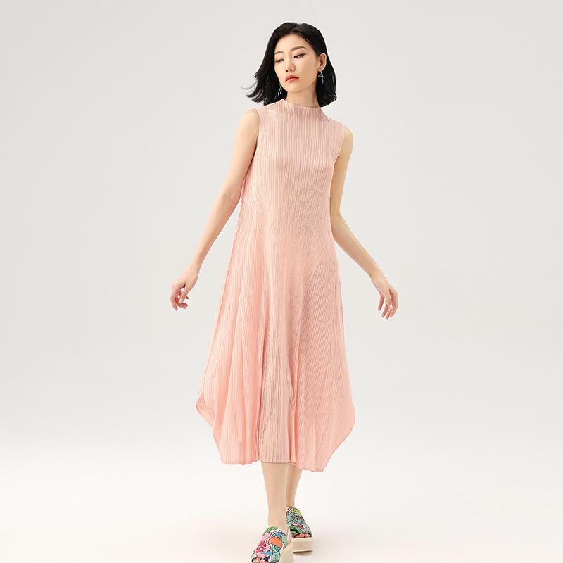 乐天商城 - ワンピース 女性用 夏 ロングドレス 丸首 ノースリーブ サイドスリット デザイン 褶皱加工 直筒型 不規則スカート ピンク 紫 黒 日常 かわいい ファッション 軽量 ポリエステル 95% 幅広腰 セットアップなし 通用体型 吊り下げタグ付き 日韓風