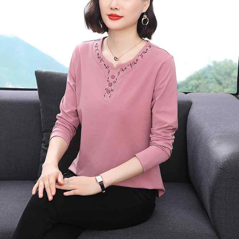 Rakuten - Tシャツ レディース 中高年 母親風 春秋 長袖 Vネック 刺繍 植物花柄 綿95% ポリウレタン混紡 ゆったり 大きいサイズ ボタン 通勤 気質 洋気 ファッション 遮肚 ワイドシルエット 上品 日常使い 柔らかい 肌触り 豆沙 孔雀 赤