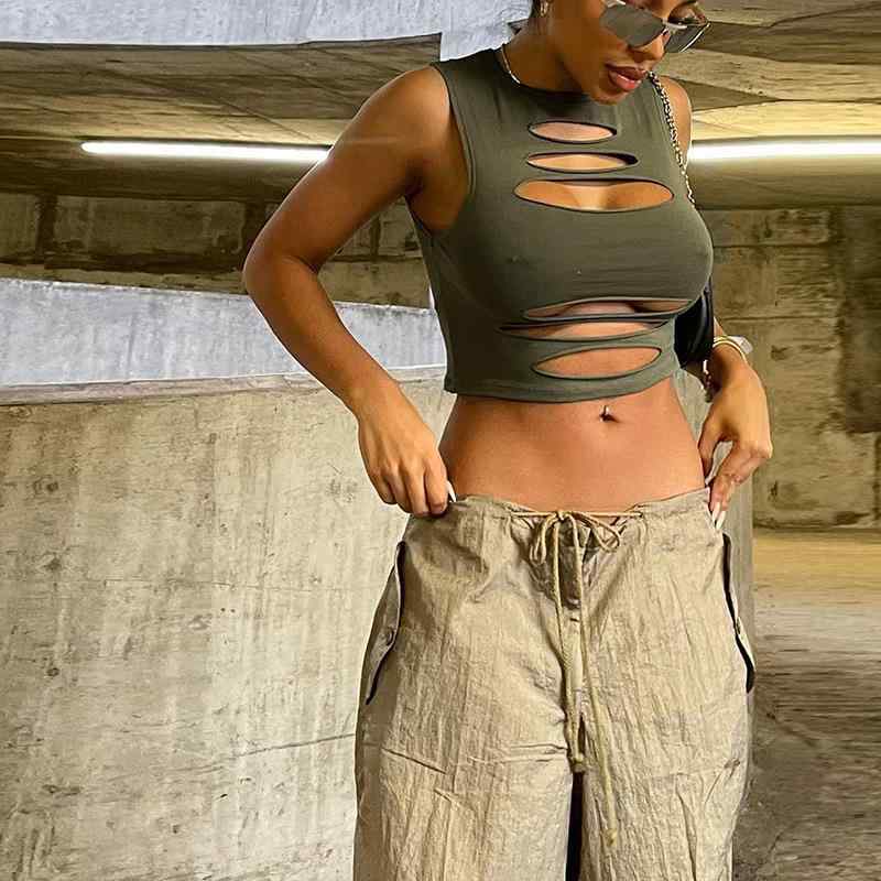 ・スタイル: 街頭、 通勤風・主な素材: ポリエステル、 スパンデックス30%以下・パターン: ソリッド・カラー展開: グレー、グリーン、ブラック・サイズ展開: XS、S、M、L、XL・フィット: スリム・長さ: ショート・ストレッチ: ややあり・ディテール: 破れ・ネック: クルーネック・対象: 女性