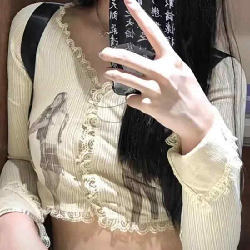 乐天商城 - Tシャツ レディース 開衫 長袖 Vネック 修身 短丈 レース 切り替え 立体プリント 人物柄 ポリエステル 腰収まり 甘め 民族風 キャンパススタイル 復古風 ヨーロッパ風 杏 夏 オールシーズン かわいい トップス シャツ ブラウス プリント柄 軽量