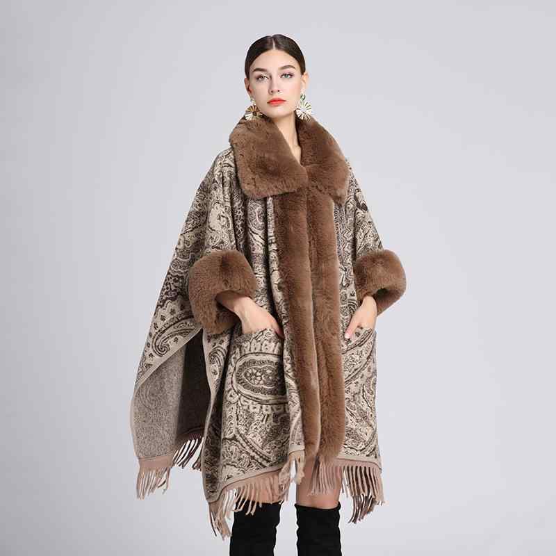 ・カテゴリ: 女式毛呢外套・主な素材: 腈纶50-70%・副素材: ポリエステル30-50%・柄: 幾何学柄・厚み: 中厚・版型: ゆったり・衣丈: ロング丈(80cm超100cm以下)・領型: スタンドカラー・袖丈: 七分袖・袖型: バットスリーブ・スタイル: 通勤風・カラー展開: カーキ、ブラック、ネイビー、ワインレッド、ベージュ・サイズ展開: 均一サイズ・流行要素: フリンジ