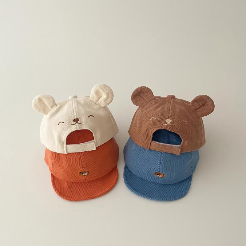 ベビー 帽子 キャップ 男の子 女の子 春夏 かわいい クマ刺繍 ソフト 短檐 円頂 野球風 百搭 遮陽 防晒 ミルク 白 茶 ブルー イエロー オレンジ 5ヶ月 2歳 46-48cm サイズ クリーン スイート スタイル 軽量 通気性 コットン 混紡