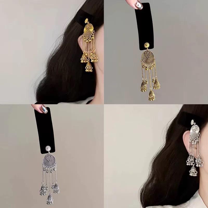 ・カテゴリ: 頭飾・スタイル: ファッション通勤・素材: 金属・加工: 手作業・流行要素: 祥雲、吉祥パターン・対象: 女性用・カラー展開: 赤単辺、赤双辺、赤下辺、黒単辺金、黒単辺銀、黒双辺銀、黒双辺金、黒下辺金、キャラメル単辺、キャラメル双辺、キャラメル下辺、半円タッセル下辺、ベルベット方黒金、ベルベット方黒銀、ベルベット方紅金、ベルベット円黒金、ベルベット円黒銀、ベルベット円紅金