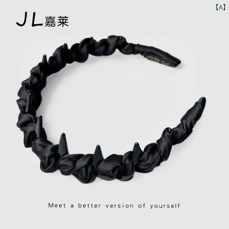 Rakuten - ヘアアクセサリー 女性用 巻きつけ ヘアバンド 増高 顔型補正 シンプル デザイン 黒 ダークパープル 色 折り目 加工 夏 ファッション 通勤 スタイル 軽量 弾力 あり ヘアピン 付き 百 搭 簡単