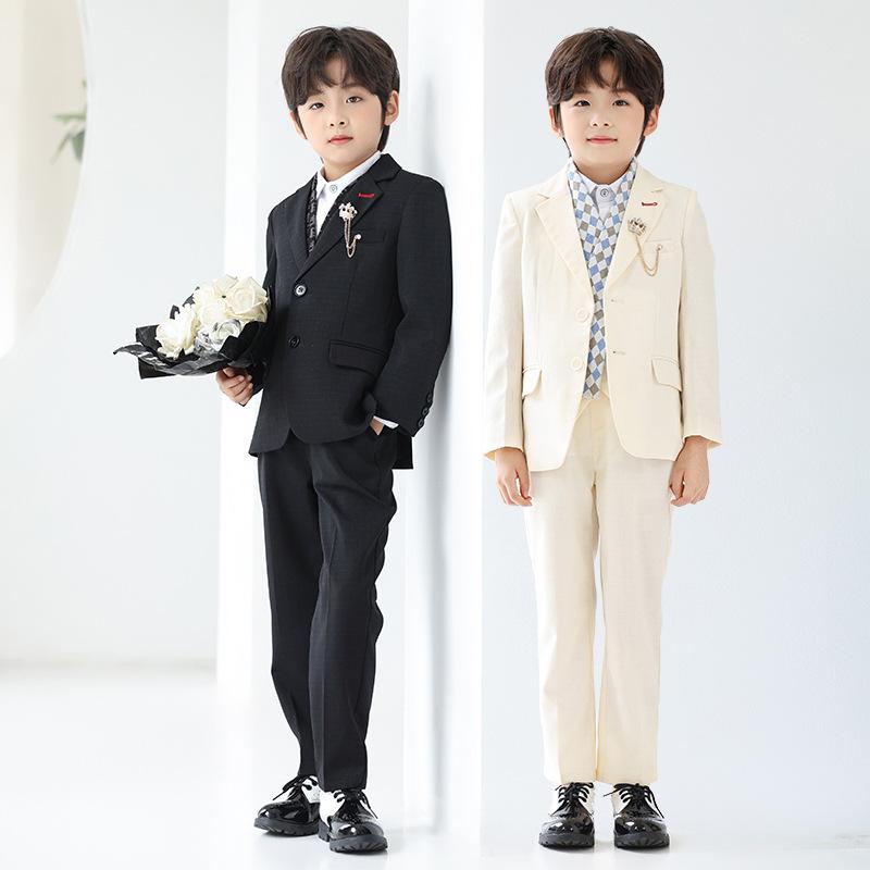 樂天商城 - 男の子 西服 セットアップ 秋冬 3点セット 長袖 長ズボン 格子柄 英倫 スタイル 化繊混紡 ポリエステル 柔らかい 普通厚 米黄 黒 礼服 演出服 5点セット 外套 マウント 長ズボン スカーフ ブローチ 6点セット シャツ 追加 ミドルキッズ 3-