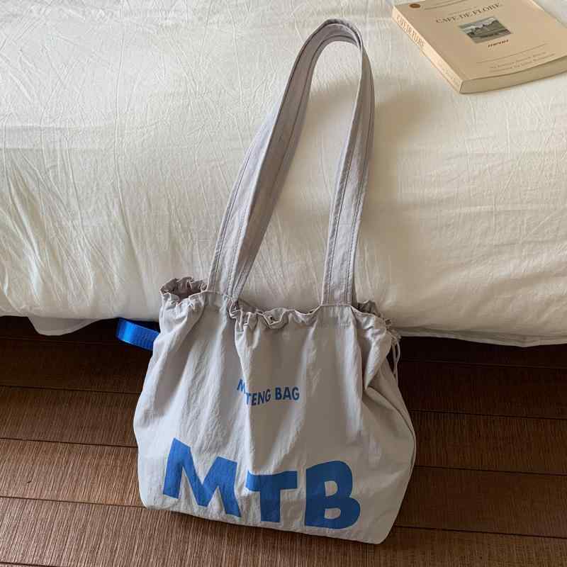 バッグ レディース 帆布 鞄 ナイロン 巾着 トートバッグ 肩掛け 通勤 通学 大容量 軽量 プリント柄 カジュアル 普段使い ラフ おしゃれ・カラー: イエロー, グレー, ブルー, ブラウン, グリーン, ブラック・スタイル: アーバンスタイル・素材: ナイロン・カテゴリ: トートバッグ・サイズ: 大・デザイン: ステッチ, パッチワーク・裏地: ポリエステル・形状: 横長スクエア・開閉方法: ドローストリング・内部構造: 携帯電話ポケット・硬さ: 中・外ポケット: インナーポケット・ショルダーストラップ: シングル・シーン: デイリーユース