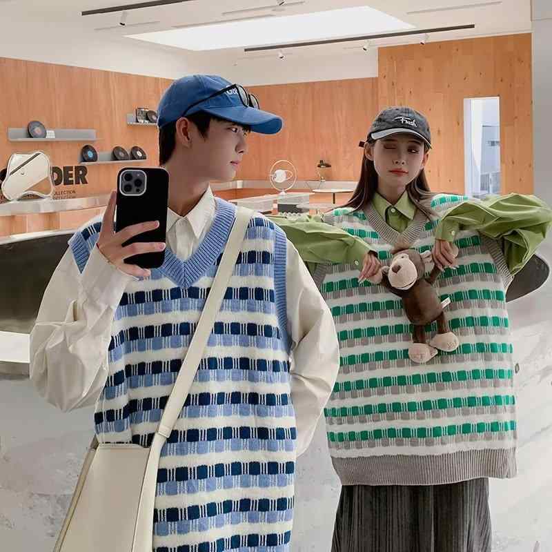 メンズ ニット ベスト 格子柄 毛織り Vネック 無袖 学院風 トップス ゆったり 秋冬 ピュアカラー 杏 緑 青 休闲 針織 背心 上衣 ニット生地 コットン混 厚手 暖か レイヤード スタイル 日常使い 秋 冬 メンズファッション トップス 無地柄