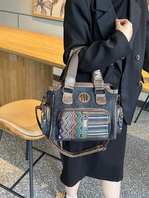 トートバッグ デニム 牛仔布 真皮 手提 大容量 帆布 斜めがけ 単肩 刺绣 刺繍 手芸 刺繍 車縫線 ステッチ 撞色 コントラスト 中型 横型 方形 ジッパー 開閉 立体ポケット ダブルショルダーストラップ ポリアエステル 裏地 ミッドハード 硬め 欧