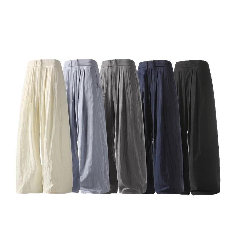 Rakuten - メンズ レディース ワイドパンツ 夏用 薄手 アイスシルク 接触冷感 ポリエステル ナイロン 素材 ゆったり 直筒 クロップド プリーツ デザイン 垂れ感 ポケット 装飾 ミッドライズ ドローストリング クロージャー マイクロストレッチ 通気性 ゆったり